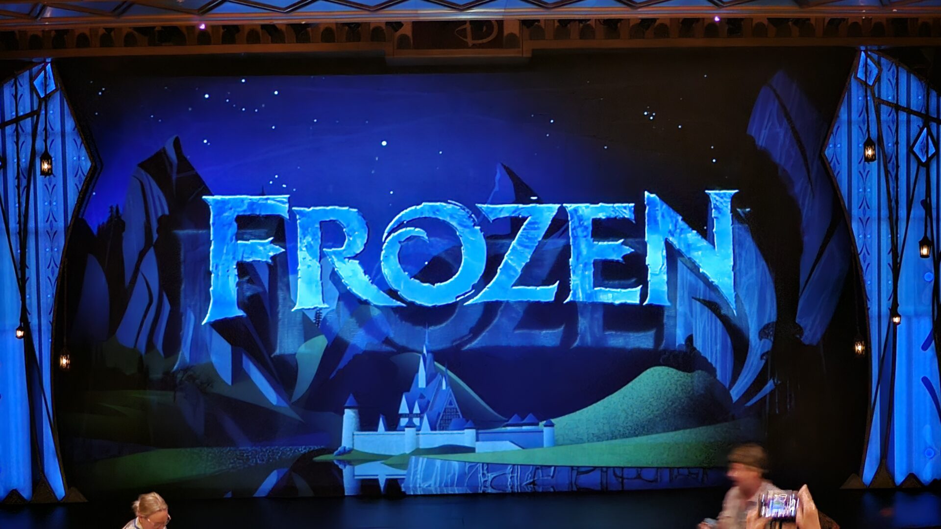 Walt Disney Thatre - Reaady for Frozen