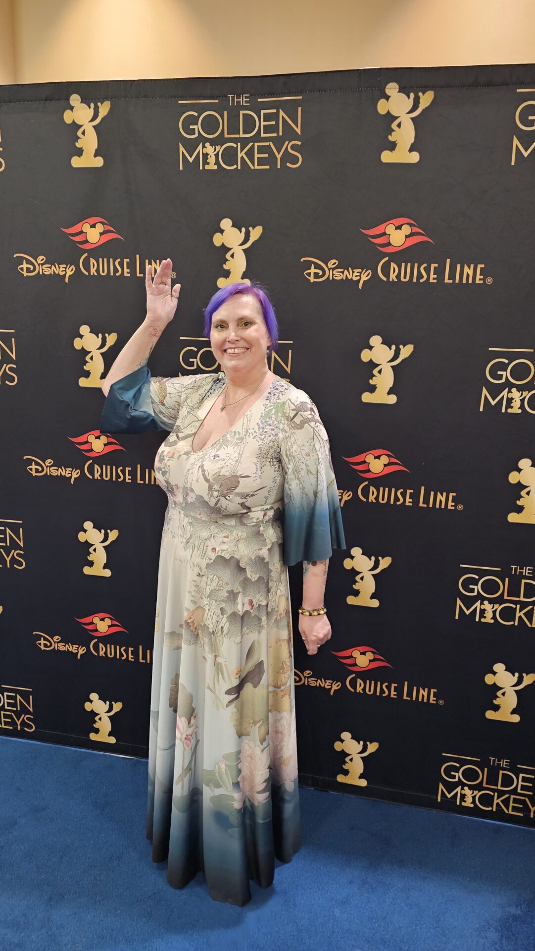 Rabbit on the 'red carpet' for the Golden Mickeys